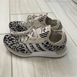 Adidas Swift Run Tennis Shoes